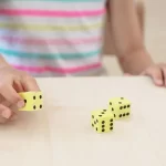 200 Skumterninger til undervisning i kasse