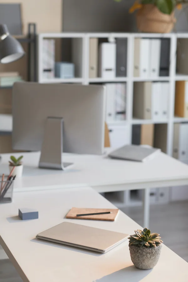 Kontorindretning og udstyr