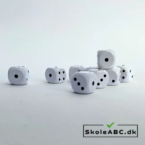 Terninger spilleterninger i træ 16 mm køb nu på skoleabc.dk - 10 stk i pose.