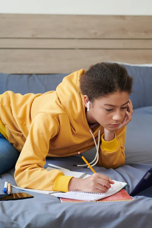 Undervisningsmateriale til ligninger på mellemtrinet. Download gratis til matematiktimen.