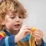 sy spil lær farver og former