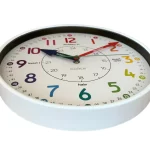Læringsur 30 cm, hvid ramme, lær klokken, vægur til børn