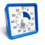 Lydløs timer i blå – et praktisk nedtællingsur til skole, hjem og køkken. Perfekt som time timer til opgaver, pligter og madlavning. CE-godkendt og robust design. Vist fra siden.