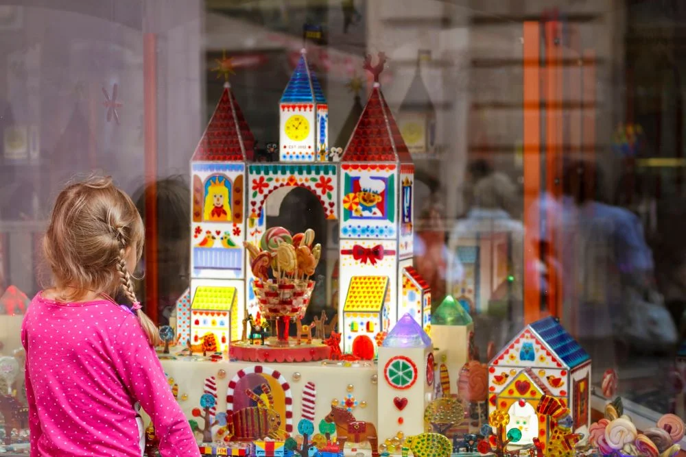 Hvordan leger Børn? En oversigt over børnelege og legetøj gennem tiden.