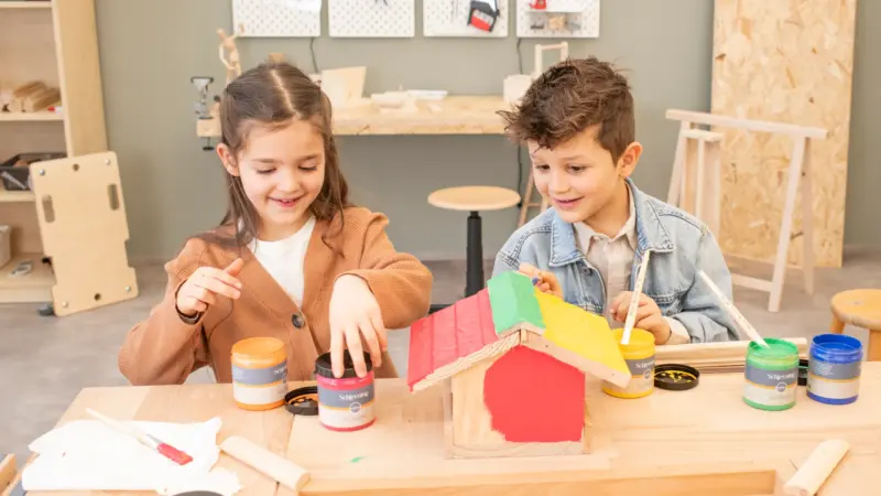 Fuglehus-byggesæt i massivt træ