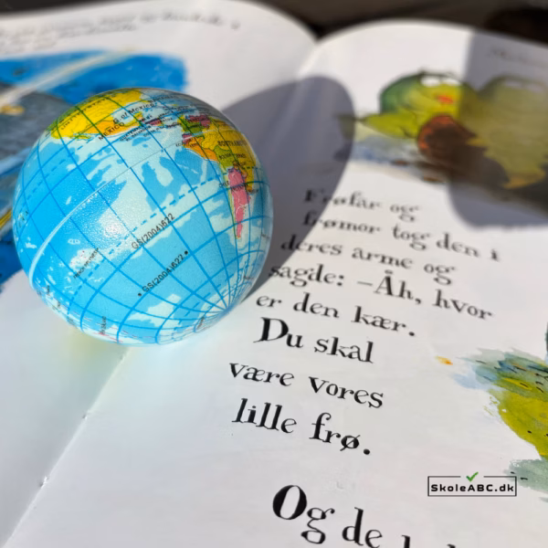 Stressbold Globus 6 cm til børn