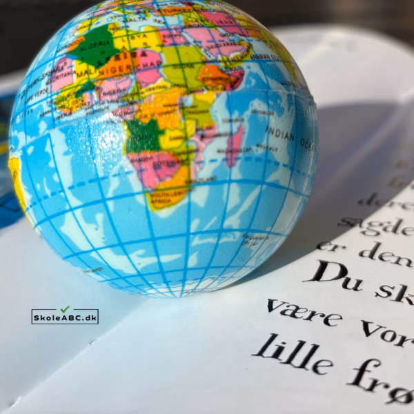 Stressbold Globus 6 cm til børn