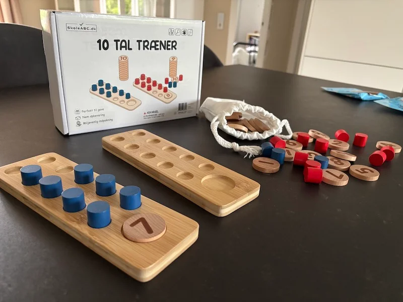 Lær at regne med tal med matematikspil. Lær at tælle til 10, plus, minus og gange.